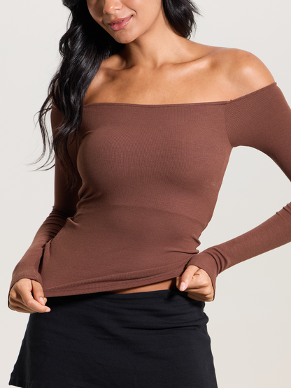 --Chocolate Brown / La modelo mide 1,73 m · talla M