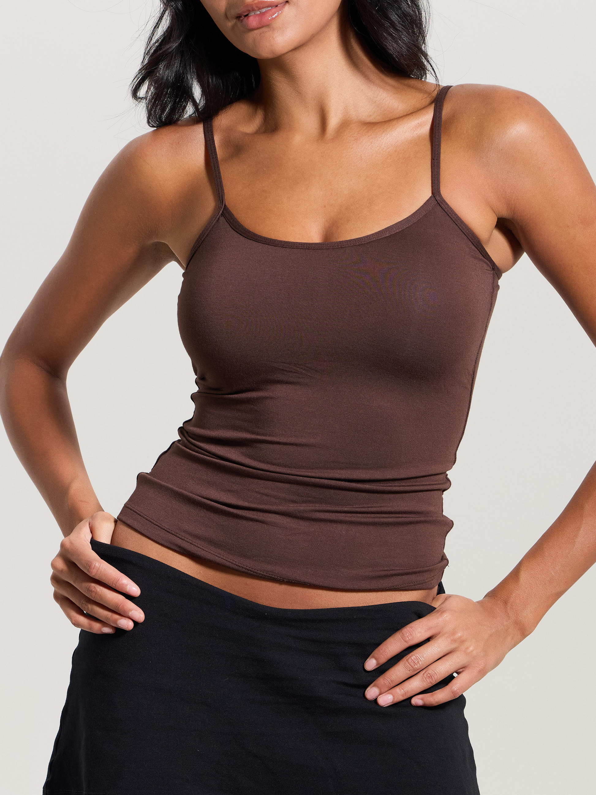 --Brown / La modelo mide 1,69 m · talla M