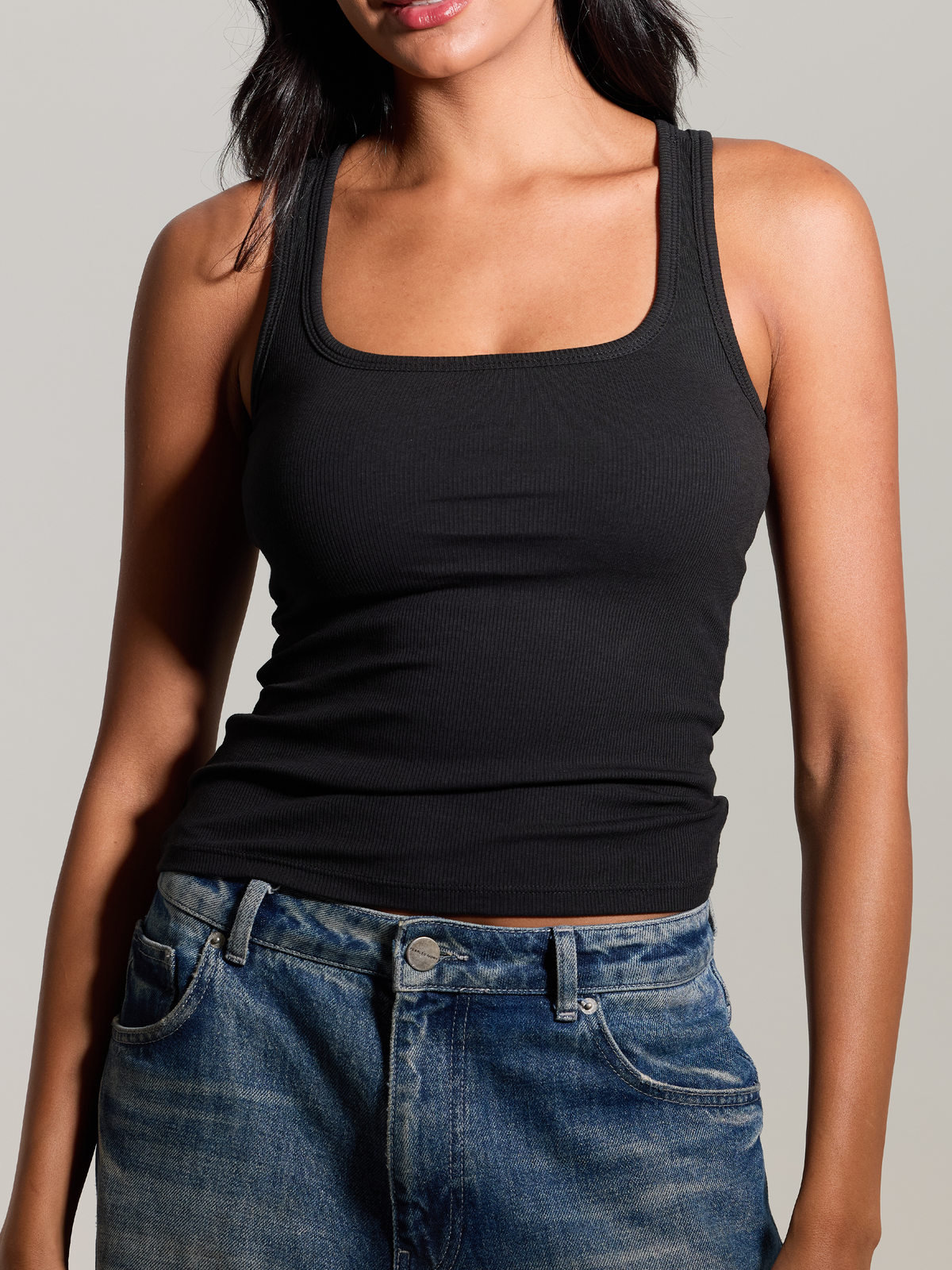 --Black / La modelo mide 1,75 m · talla XS