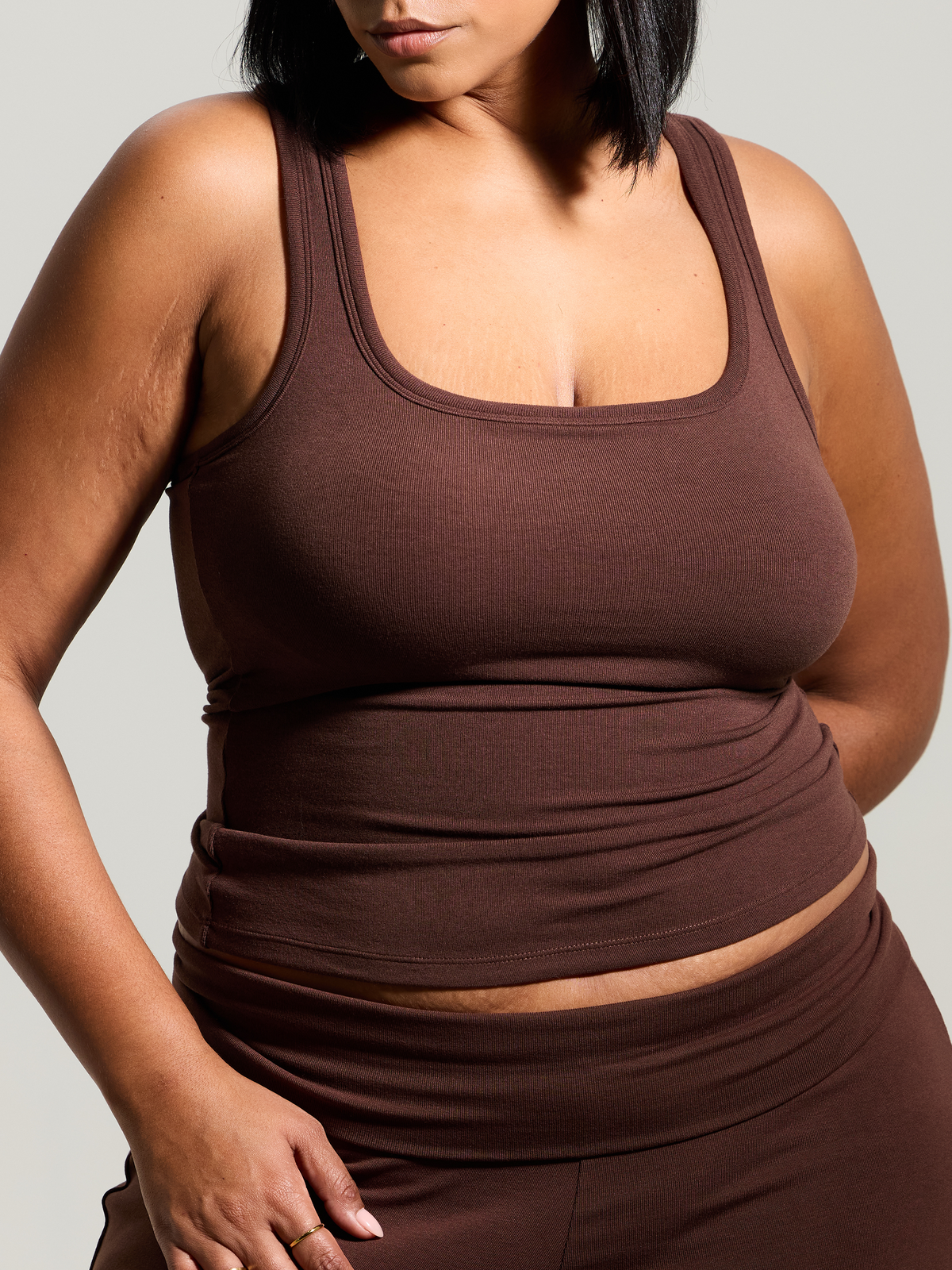 --Brown / La modelo mide 1,75 m · talla L