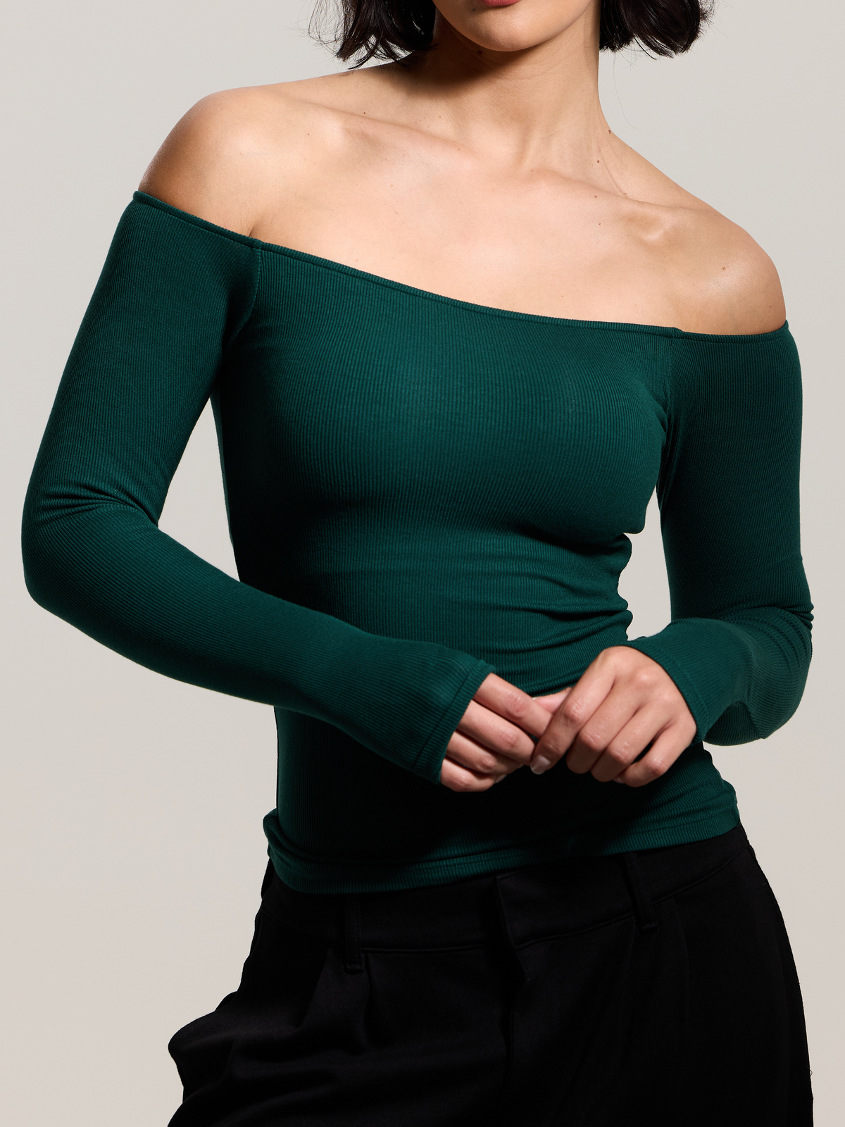 --Emerald / La modelo mide 1,72 m · talla M