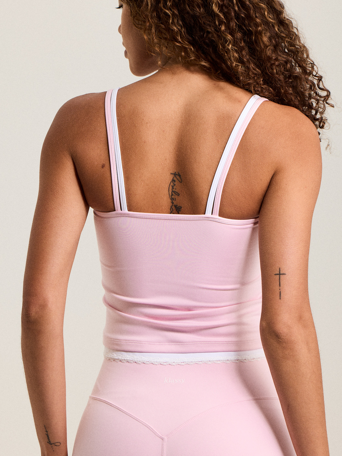 --Pink Sugar / La modelo mide 1,75 m · talla XS