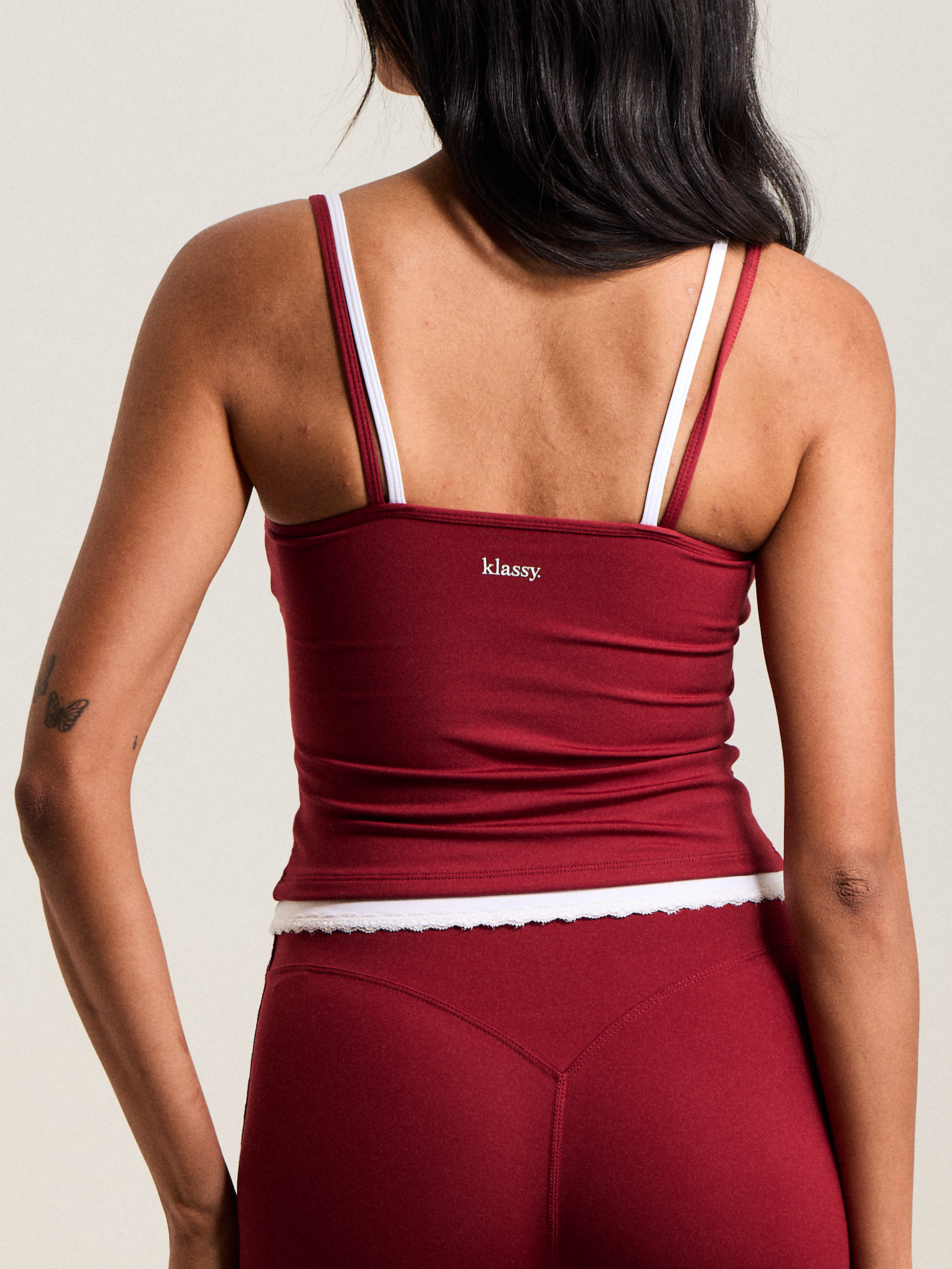 --Cherry Spice / La modelo mide 1,75 m · talla XS