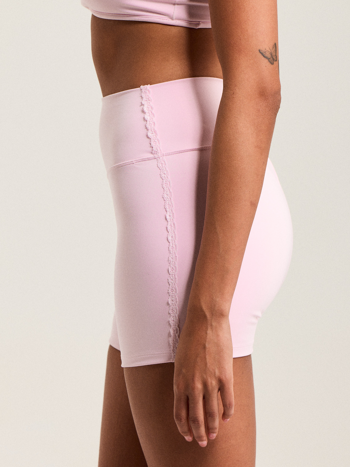 --Pink Sugar / La modelo mide 1,75 m · talla XS